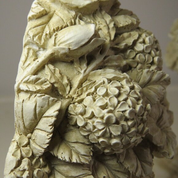 Pair of Vintage Faux Stone Floral Urn Bookends or Door Stops Distressed design - Picture 3 of 12